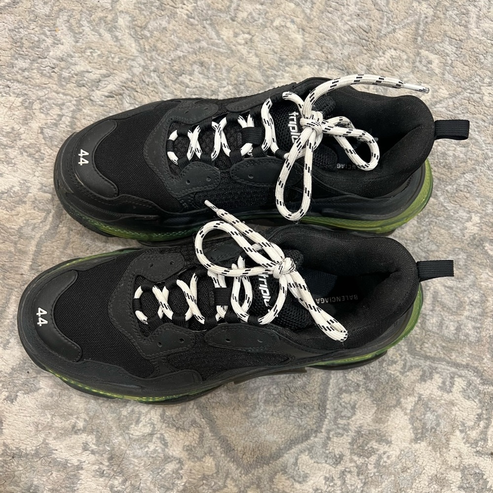 Men’s Balenciaga Triple S Sneakers - Picture 3 of 7